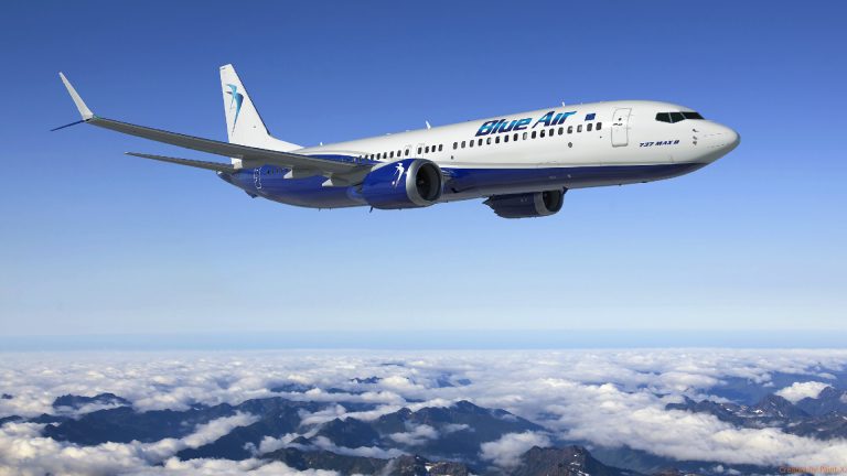 Incident la Blue Air. Un pasager a încercat să intre în cabina piloților în timpul zborului